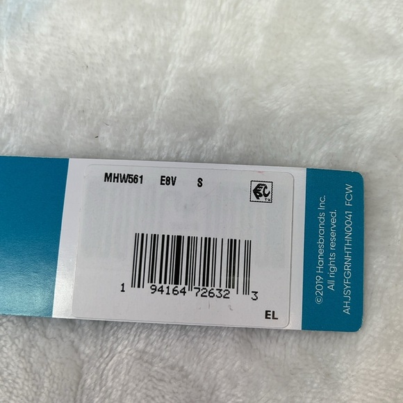 Hanes Beige All in One Bra. NWT. Size Small. 4-way stretch. Removable pads. - Picture 3 of 5